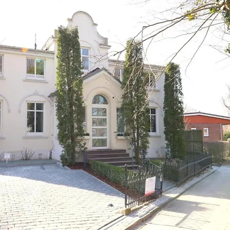 40 Weisse Am Schwanenteich Og Links Feriehus Burghæby